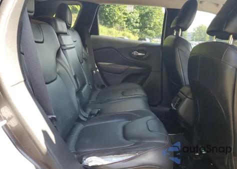 2015 Jeep Cherokee Trailhawk из США, поврежденный, VIN 1C4PJMBS3FW698997